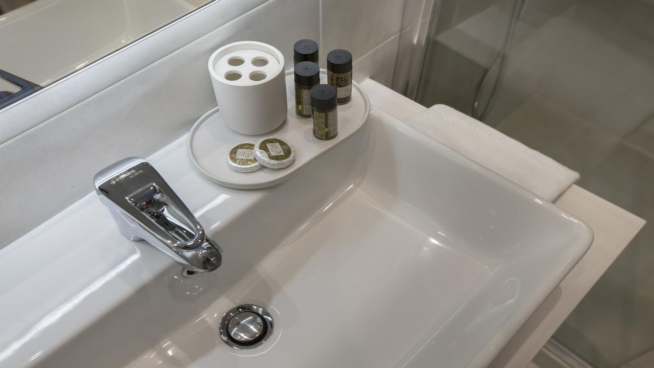 Ermou Stylish Suites By Ghh Athena Bagian luar foto