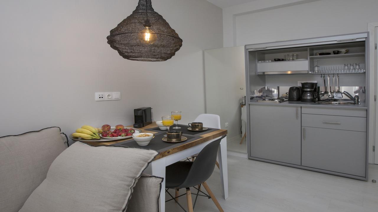 Ermou Stylish Suites By Ghh Athena Bagian luar foto