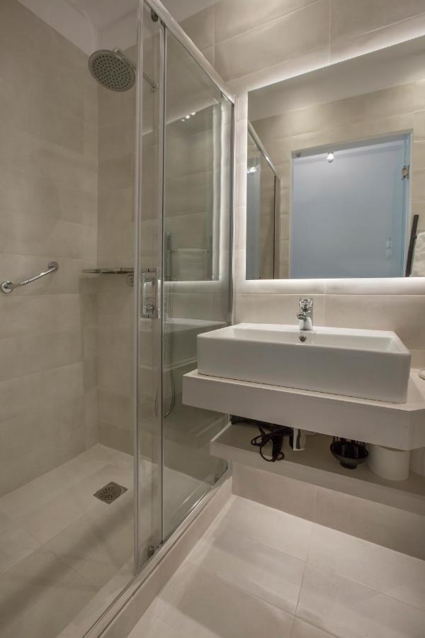 Ermou Stylish Suites By Ghh Athena Bagian luar foto